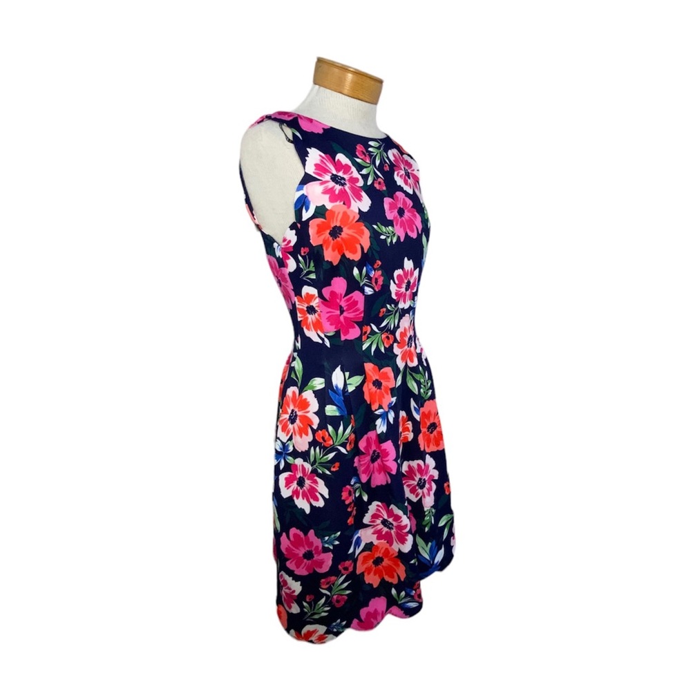 NWT Vince Camuto 6 Scalloped Edge Floral Dress - Picture 6 of 7